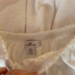 Vineyard Vines White off the shoulder shirt